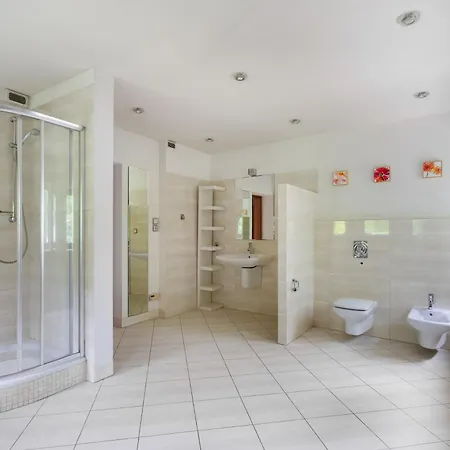 Pine House Pod Warszawa Jacuzzi, Sauna, Kominek, Grill, Villa