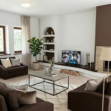 Golden Forest Retreat - Fireplace & Sauna *