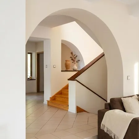 Golden Forest Retreat - Fireplace & Sauna קונסטנסין-יז'יורנה