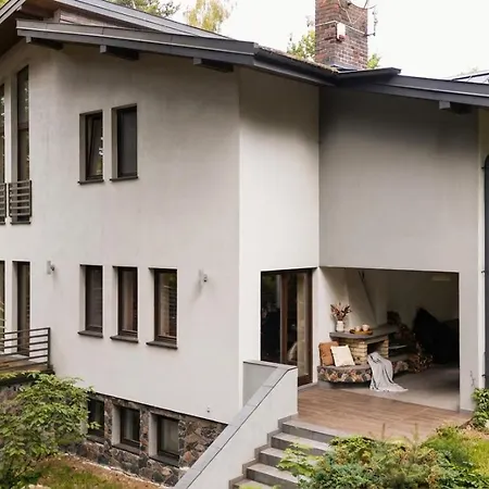 וילה Golden Forest Retreat - Fireplace & Sauna קונסטנסין-יז'יורנה