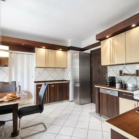 Golden Forest Retreat - Fireplace & Sauna וילה *