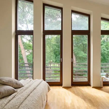 Golden Forest Retreat - Fireplace & Sauna וילה