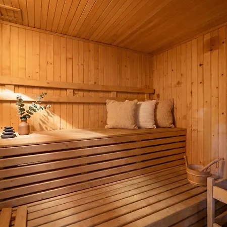 Golden Forest Retreat - Fireplace & Sauna וילה *