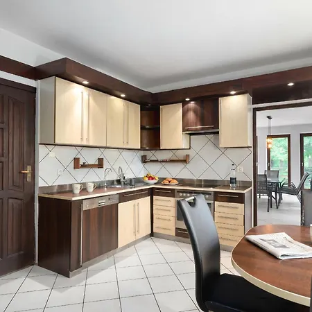 וילה Golden Forest Retreat - Fireplace & Sauna
